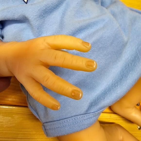 Ashton Drake Marissa‎ May Newborn Doll Purple Eyes Brown Hair Lifelike - Picture 3 of 13